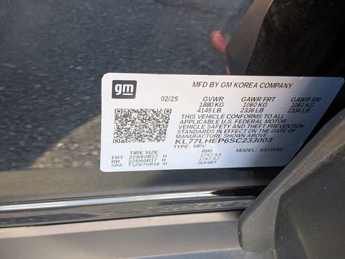 Used 2025 Chevrolet Trax LT w/ LT Convenience Package image 35