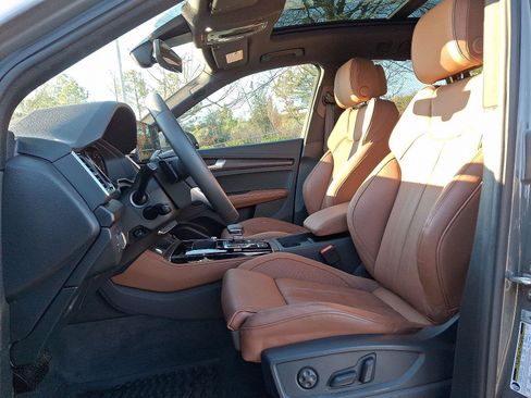 Certified 2024 Audi Q5 2.0T Premium Plus w/ Premium Plus Package image 13