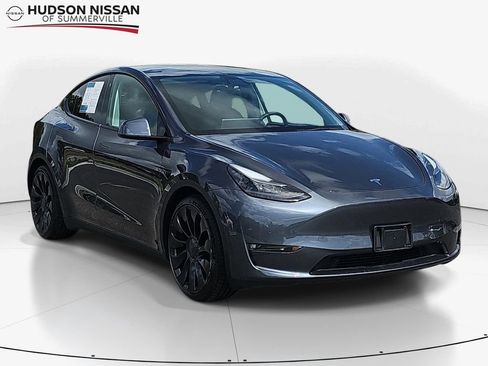 Used 2022 Tesla Model Y Performance AWD/4WD image 1