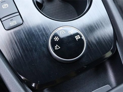 Certified 2024 Nissan Rogue SV image 18