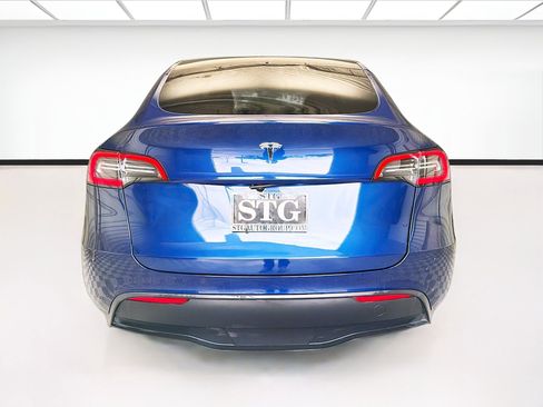 Used 2023 Tesla Model Y Long Range AWD/4WD image 5