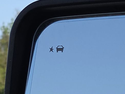 Used 2025 Chevrolet Silverado 2500 ZR2 w/ Technology Package image 15