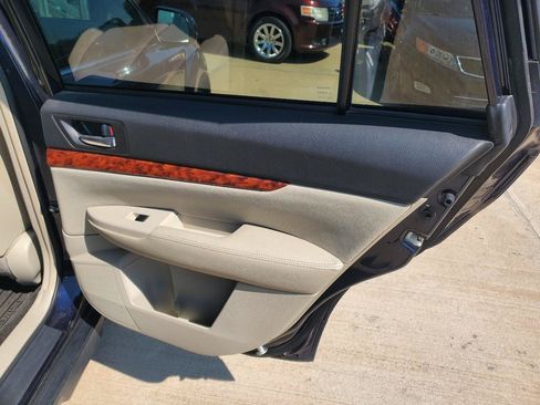 Used 2012 Subaru Outback 2.5i Limited AWD/4WD image 8