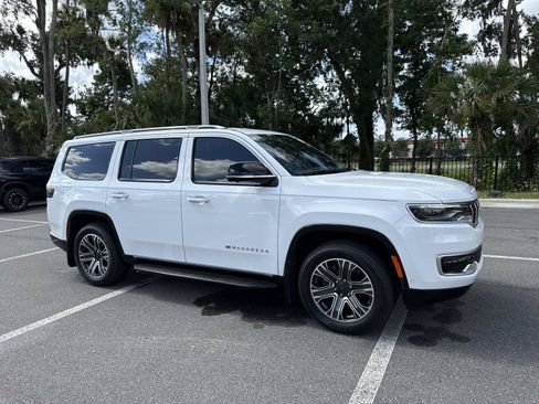 Used 2023 Jeep Wagoneer Series II w/ Convenience Group I RWD image 1
