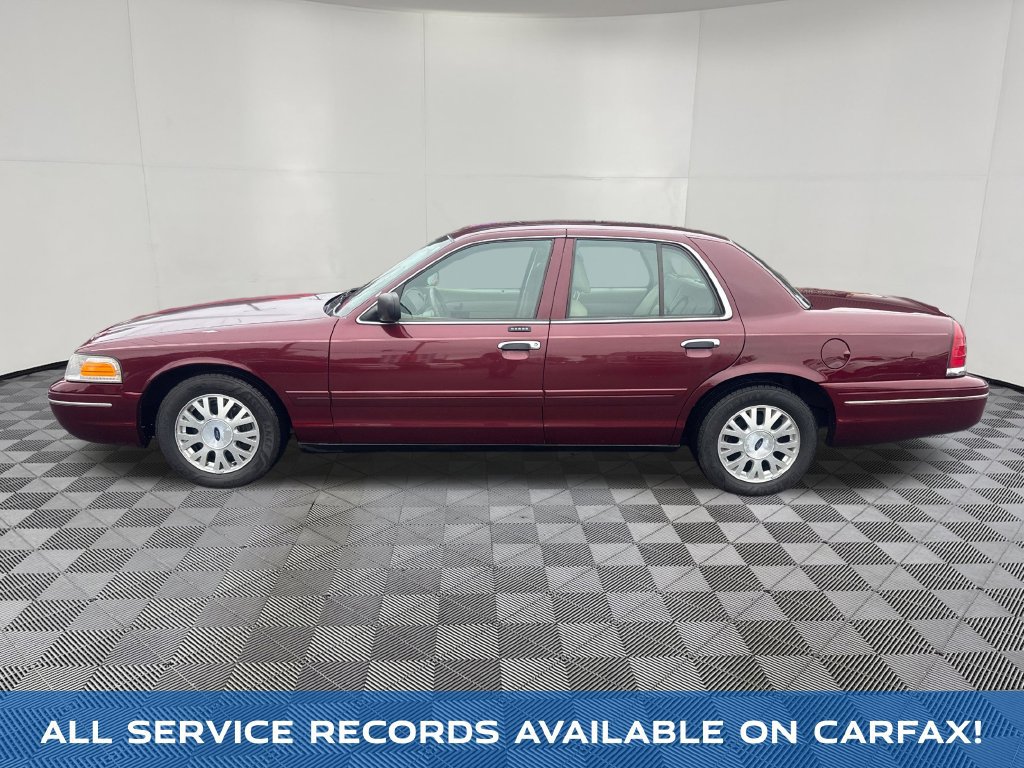 Used 2005 Ford Crown Victoria LX RWD image 3
