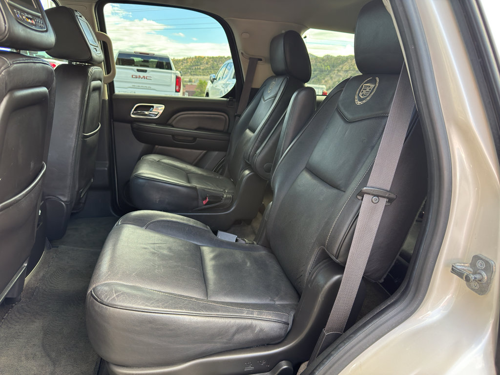 Used 2013 Cadillac Escalade Platinum AWD/4WD image 15