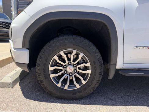 Used 2023 GMC Sierra 1500 AT4 w/ AT4 Premium Package AWD/4WD image 36