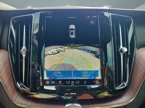 New 2024 Volvo XC60 B5 Ultimate image 28