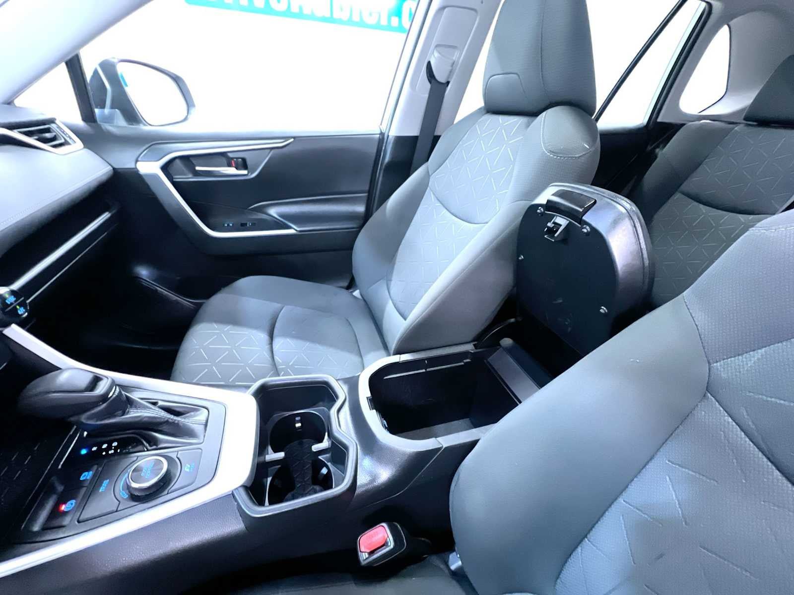 Used 2022 Toyota RAV4 XLE w/ Convenience Package AWD/4WD image 29