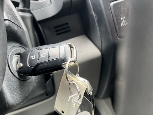 Used 2017 Ford F150 XL w/ Equipment Group 101A Mid AWD/4WD image 37