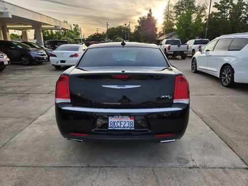 Used 2016 Chrysler 300 C Platinum w/ Safetytec Plus Group RWD image 5