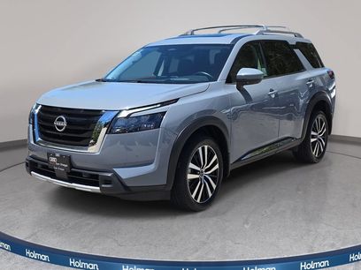 Used 2025 Nissan Pathfinder Platinum w/ Cargo Package