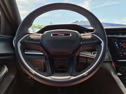 Used 2024 Jeep Grand Cherokee Altitude AWD/4WD image 24