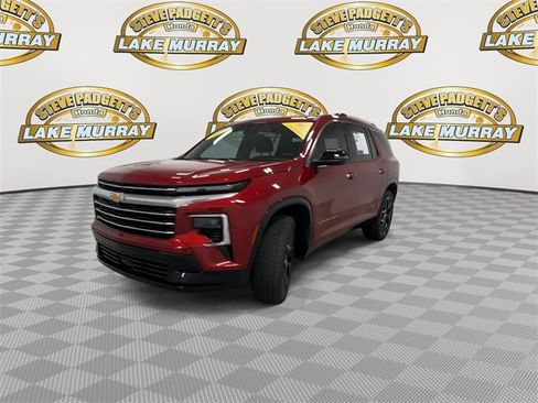 Used 2025 Chevrolet Traverse High Country image 7