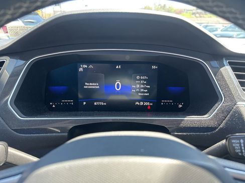 Used 2022 Volkswagen Tiguan SE image 22