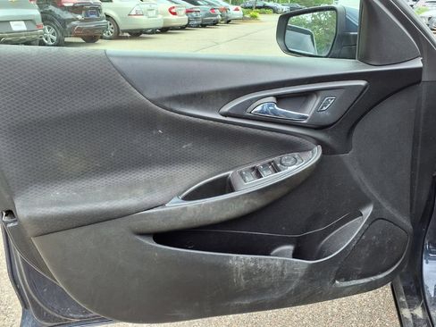 Used 2016 Chevrolet Malibu LT FWD image 10