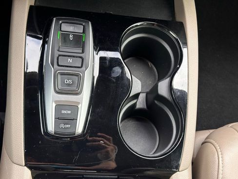 Used 2016 Honda Pilot Touring image 40