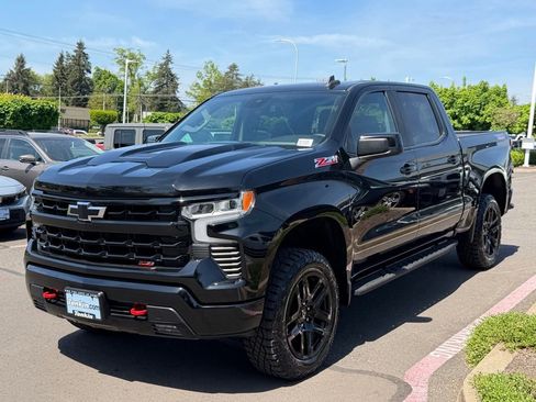 Used 2023 Chevrolet Silverado 1500 LT Trail Boss w/ Protection Package AWD/4WD image 4