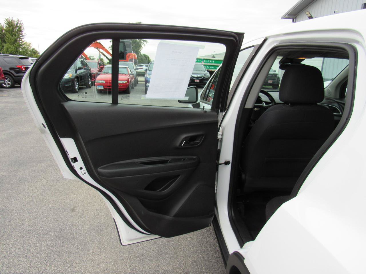 Used 2018 Chevrolet Trax LS AWD/4WD image 35