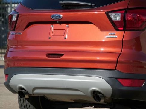 Used 2019 Ford Escape SE image 22
