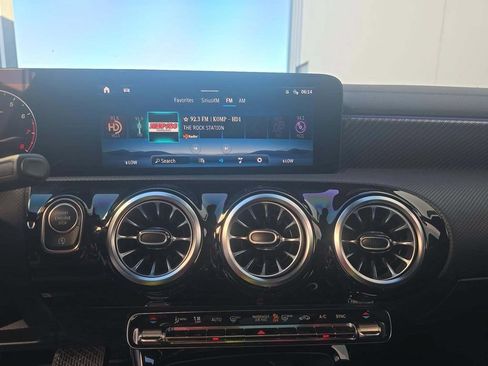 Used 2025 Mercedes-Benz CLA 250 image 6