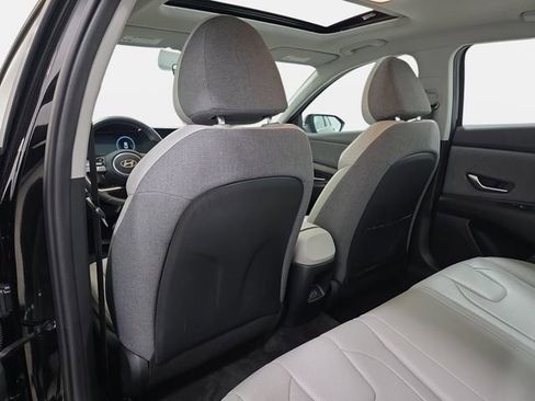 Used 2024 Hyundai Elantra Limited FWD image 12
