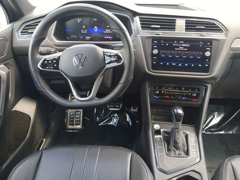 Certified 2023 Volkswagen Tiguan SE R-Line image 13