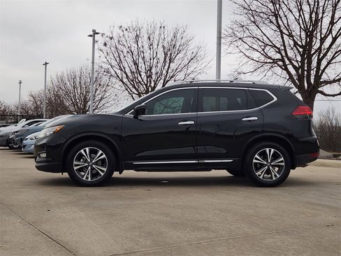 Used 2017 Nissan Rogue SL w/ SL Premium Package image 4