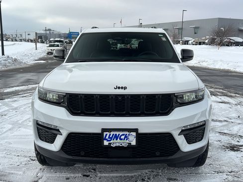 Used 2024 Jeep Grand Cherokee Limited w/ Luxury Tech Group II image 8