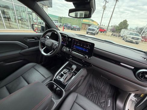 Used 2023 Chevrolet Colorado Z71 w/ Z71 Convenience Package 2 image 30