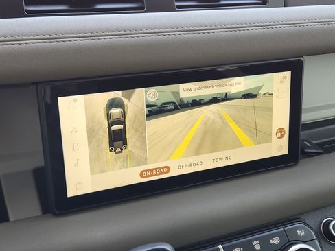 Used 2021 Land Rover Defender 110 SE image 17