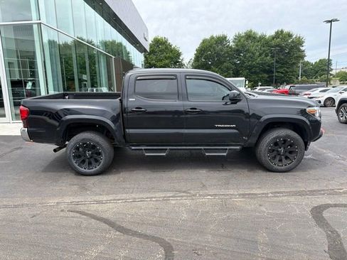 Used 2020 Toyota Tacoma SR5 w/ SR5 Appearance Package (SM) RWD image 8