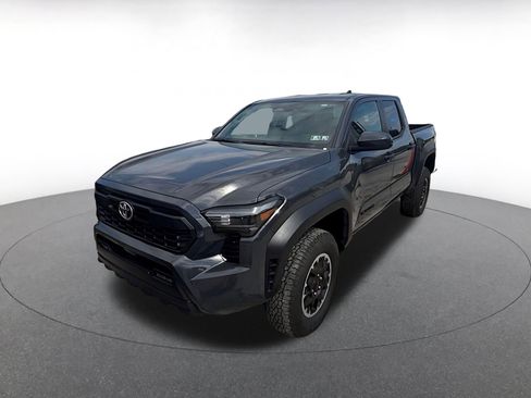 Used 2025 Toyota Tacoma TRD Off-Road image 4