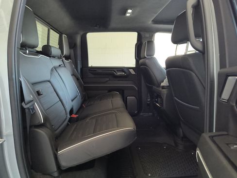 Used 2024 GMC Sierra 2500 AT4X AWD/4WD image 28