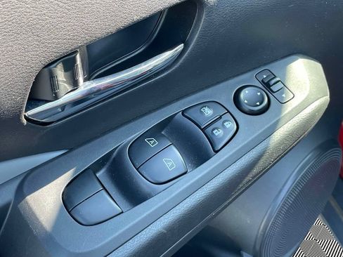 Used 2023 Nissan Kicks SR w/ SR Premium Package FWD image 19