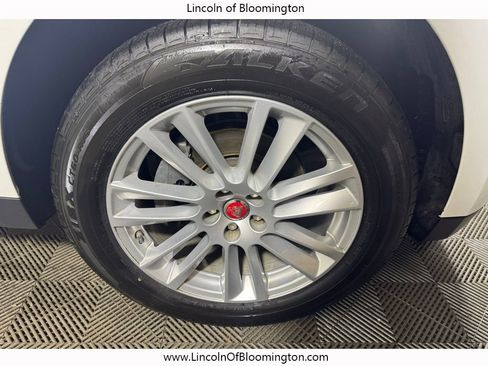 Used 2019 Jaguar F-PACE Prestige image 13