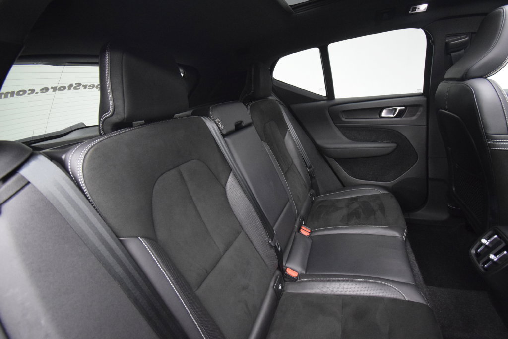 Used 2021 Volvo XC40 T5 R-Design w/ Climate Package AWD/4WD image 19