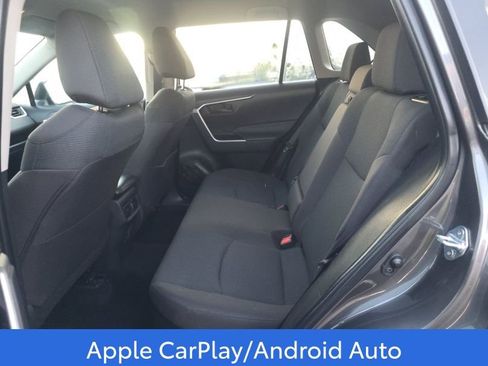 Used 2022 Toyota RAV4 LE image 9