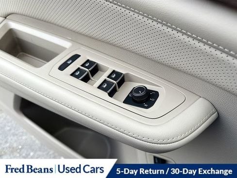 Used 2024 Volkswagen Atlas SEL Premium R-Line image 18