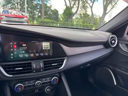 Used 2022 Alfa Romeo Giulia Ti image 41