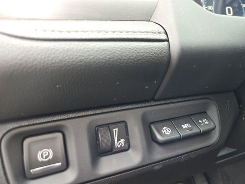 Used 2023 GMC Acadia SLT w/ Technology Package image 21