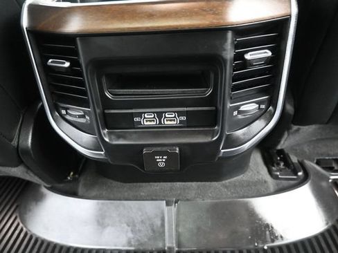 Used 2022 RAM 1500 Laramie AWD/4WD image 10
