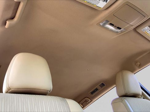 Used 2015 Toyota Highlander Plus FWD image 14