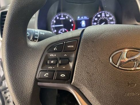 Used 2021 Hyundai Tucson SE w/ Cargo Package image 16