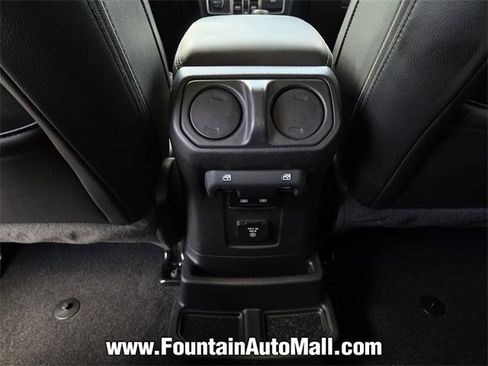 Used 2022 Jeep Wrangler Unlimited Sahara image 14