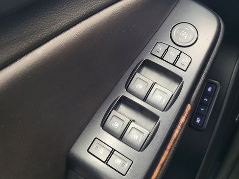 Used 2018 Chevrolet Tahoe Premier image 27