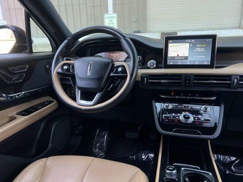 Used 2020 Lincoln Corsair Reserve image 17