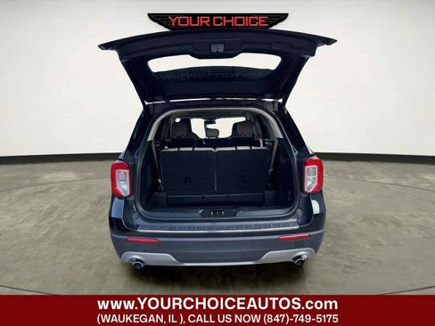 Used 2021 Ford Explorer Limited w/ Equipment Group 301A AWD/4WD image 33