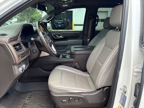 Certified 2021 GMC Yukon SLT w/ SLT Premium Package AWD/4WD image 14