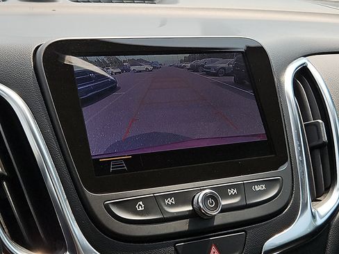 Used 2021 Chevrolet Equinox LT FWD image 19